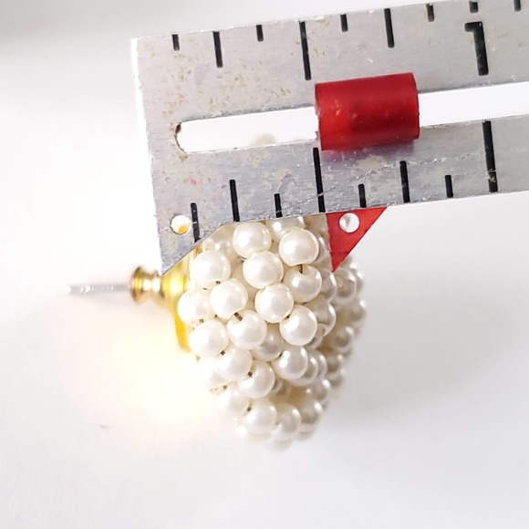 Vintage | Chunky Pearl Statement Earrings - Picture 6 of 7